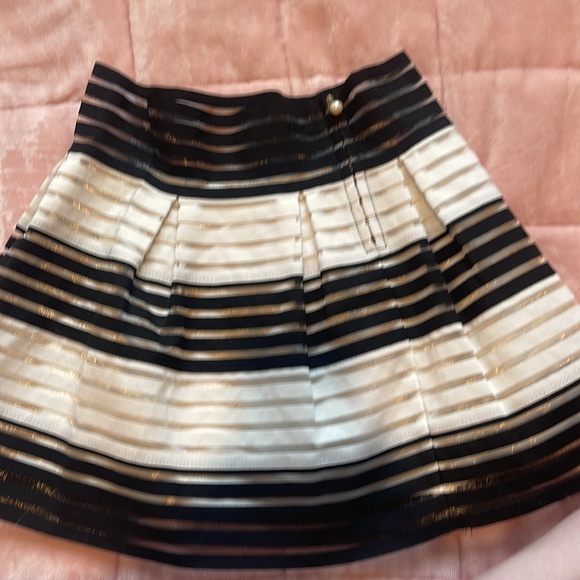 black and white small skirt - Picture 2 of 4